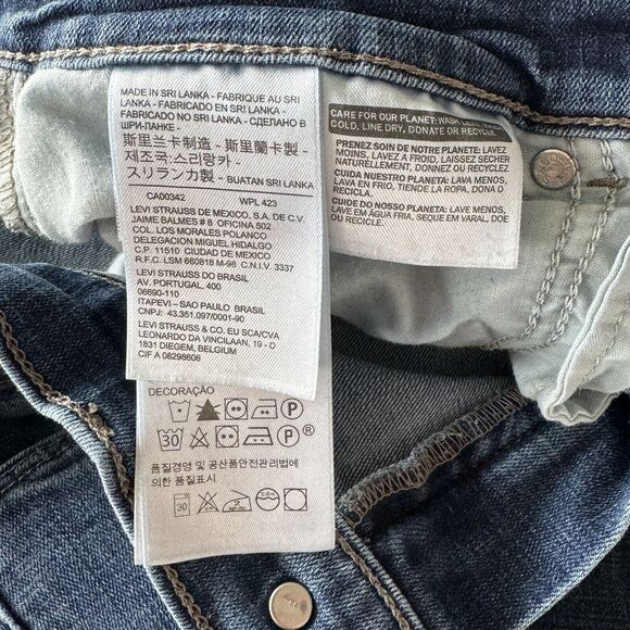 Levi’s Womens SZ 4 Classic Straight Jeans Mid-Rise Stretch Pockets Medium Wash - Picture 9 of 12